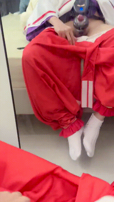 小脸蛋半只脚就能盖住www 动图预览 - 私房ACG - sifacg.com