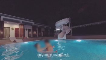 激情的在泳池一炮 (bunnyda) - 私房ACG - sifacg.com