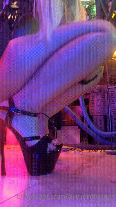 每天躲在房间疯狂自慰潮吹【armonesugar】 动图预览 - 私房ACG - sifacg.com