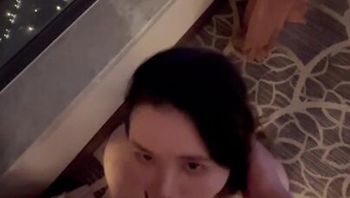 淫蕩港女看到肉棒好像控制不住自己 很想把雞巴放進口裡 - 私房ACG - sifacg.com