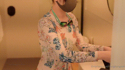 「香港極品美少女」旅遊時的浴室激烈啪啪 动图预览 - 私房ACG - sifacg.com