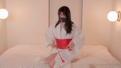 「香港極品美少女」可愛和服美女粉嫩白虎穴很癢想被操 动图预览 - 私房ACG - sifacg.com