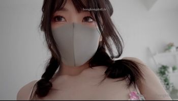 「香港極品美少女」手機自拍穿著心愛碎花內衣激情後入啪啪 - 私房ACG - sifacg.com