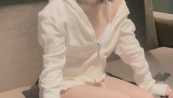 「香港極品美少女」與男友酒店樓梯密密幹 射後迅速離開現場 - 私房ACG - sifacg.com