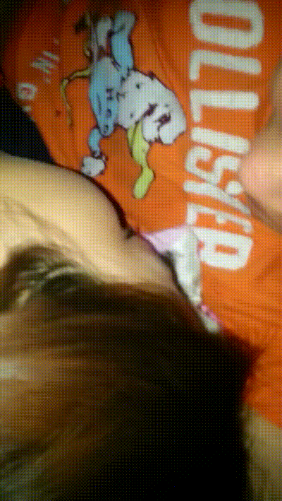 漂亮女友舔著肉棒小狗狗也來一口 动图预览 - 私房ACG - sifacg.com