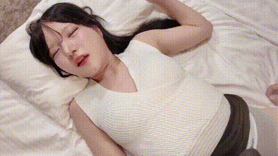 FC2PPV4717680 19歲膚白苗條按摩師秘密SEX 一邊呻吟一邊乞求中出[Part1] 动图预览 - 私房ACG - sifangacg.com