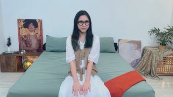 多P白虎妹子帶著眼鏡激似滴妹 皮膚白滑秘訣是用精液敷臉[1] - 私房ACG - sifacg.com