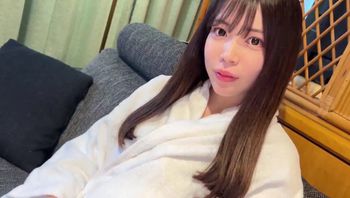 FC2PPV4689230 超SSS級美女粉嫩白虎穴被瘋狂抽插 女神不自動地扭動臀部暗地裡高潮[Part1] - 私房ACG - sifangacg.com