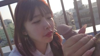 FC2PPV4692863 漂亮學生學校天台口交援交只需3萬日元 - 私房ACG - sifangacg.com