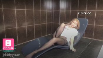 正妹小媛騷氣聲音說攝影師雞雞很小 後被硬棒棒怒插小穴爽翻 - 私房ACG - sifangacg.com