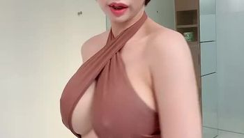 高颜值巨乳翘臀模特自摸【muaymyb 】 - 私房ACG - sifacg.com