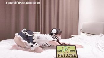 我的淫蕩寶寶玩上女僕裝練習瑜珈 用新買來的按摩槍支持她 - 私房ACG - sifacg.com