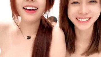 風情姊妹花黑絲誘惑小哥哥 口交大雞巴激情女上體位讓小哥抱著草 - 私房ACG - sifacg.com