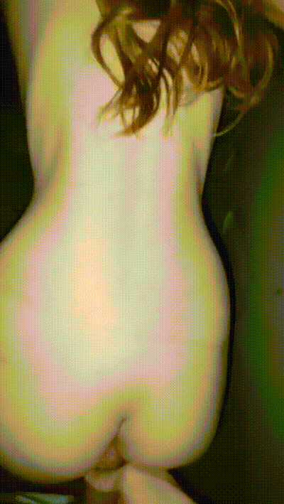 與男友在樓梯口激戰啪啪 聽到鄰居說話太刺激 动图预览 - 私房ACG - sifacg.com