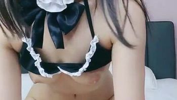 一臉蕩樣的美女女僕脫下丁字褲咬在嘴裡被猛操 - 私房ACG - sifacg.com