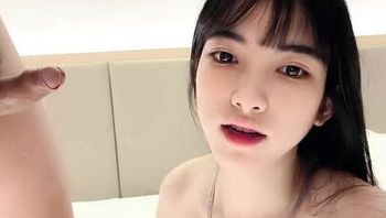 漂亮小妹妹騷氣舔著小哥的大雞巴 被小哥壓在身下爆操 - 私房ACG - sifacg.com