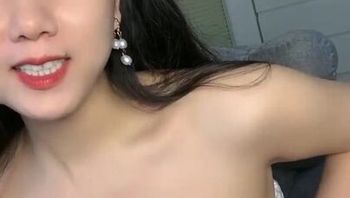 大奶媽媽穿上護士裝白絲被內射 還不滿足不斷自慰 - 私房ACG - sifacg.com