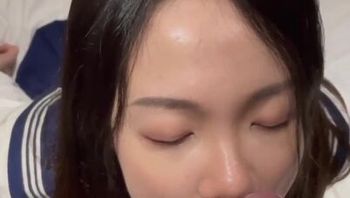 漂亮JK全天都在滑手機 被狠操小穴變得淫蕩起來細聲嚷著哥哥的肉棒塞的小穴很滿 - 私房ACG - sifacg.com