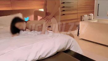 小嬌妻精油SPA被按摩師填滿了小穴 - 私房ACG - sifacg.com