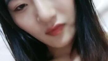 鄰家清純妹子甜美活潑男友視角啪啪 有點羞澀的樣子 - 私房ACG - sifacg.com