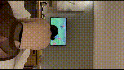 騷逼做什麼都要打卡自拍 連最愛都要拿著手機自拍 动图预览 - 私房ACG - sifacg.com