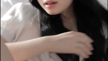 FC2PPV3270297 純白襯衫美女口交把男主從睡覺中弄醒 立刻被推倒狂操 - 私房ACG - sifacg.com