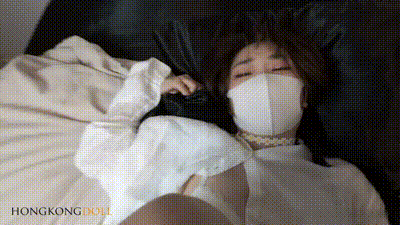 在沙发上调戏【玩偶姐姐 （Hongkongdoll）】 动图预览 - 私房ACG - sifacg.com