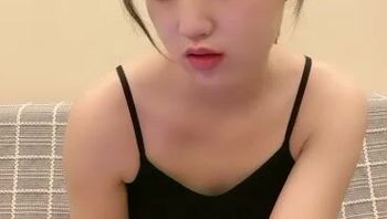 清秀純情小姐姐被狼友用金錢攻勢引誘下揉玩奶頭玩具抽插騷穴 和小哥享受激情性愛 - 私房ACG - sifacg.com