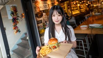 FC2PPV3031937 天真爛漫女大生雪白美肌超誘人 顏射滿面吐舌頭嚐嚐精液味道 - 私房ACG - sifacg.com