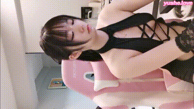 19岁学生外表文静呆萌！内心淫荡，情趣装性感，掰开一线天肥穴 动图预览 - 私房ACG - sifacg.com