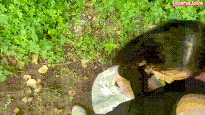 路过少妇房东所在地，把她按在河滩上野战后入内射 动图预览 - 私房ACG - sifacg.com