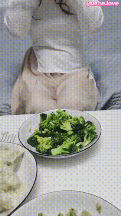 家庭乱伦，农村大哥破产去世光棍傻弟弟勾引亲嫂子 动图预览 - 私房ACG - sifangacg.com