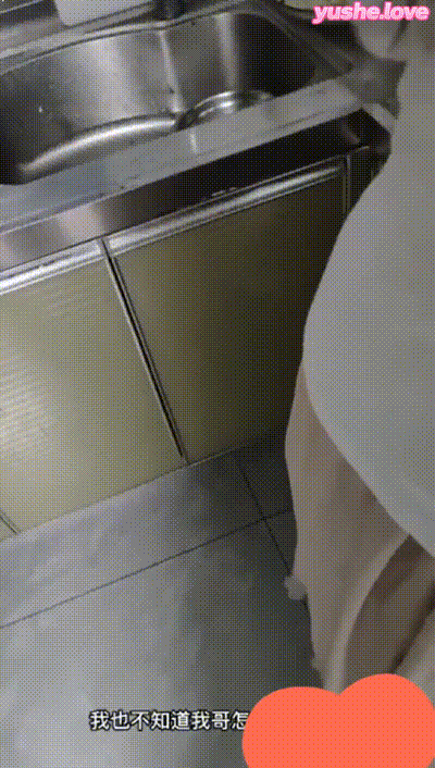 叔嫂乱伦 大哥去世 弟弟强行扒嫂子的裤子乱伦 动图预览 - 私房ACG - sifangacg.com