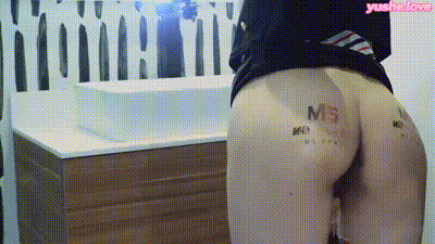 国产高颜值博主小水水 穿着性感的制服再客厅跳舞被男友抱进卫生间疯狂操逼 动图预览 - 私房ACG - sifacg.com