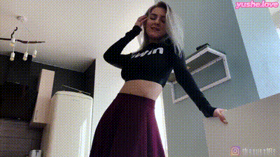 操纵绿帽子的女友在她淫荡的脸上射精 动图预览 - 私房ACG - sifangacg.com