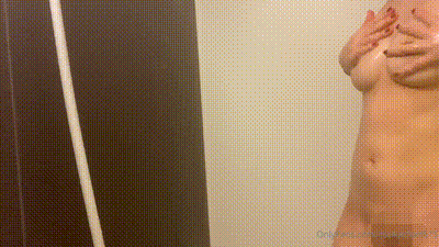 露出白皙的肌肤上隐约的曲线 (itsukachan515) 动图预览 - 私房ACG - sifacg.com