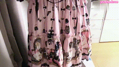 风骚亮丝美腿内里中空被激情扣弄，足交口交，再搁着黑丝肆意撸交，直接把精液喷射在奶子上 动图预览 - 私房ACG - sifacg.com