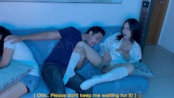 一边看电影一边勾引我继妹的男朋友，他有肥大的鸡巴！-ahri suu - 私房ACG - sifacg.com