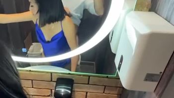 我在夜店厕所里背着男朋友偷情。-aminaviktor - 私房ACG - sifangacg.com