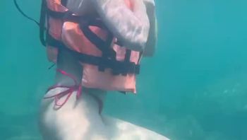 Asian student swims in the sea and plays with her pussy-aminaviktor - 私房ACG - sifacg.com