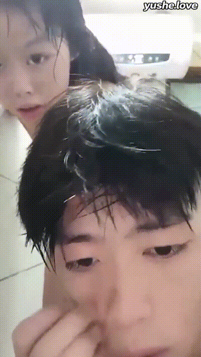 爸爸妈妈不在家，哥哥狂草妹妹嘴巴，深喉干到呕吐 动图预览 - 私房ACG - sifacg.com