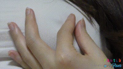 泳衣母狗清纯玉女小可爱自慰喷水（u218795402） 动图预览 - 私房ACG - sifacg.com