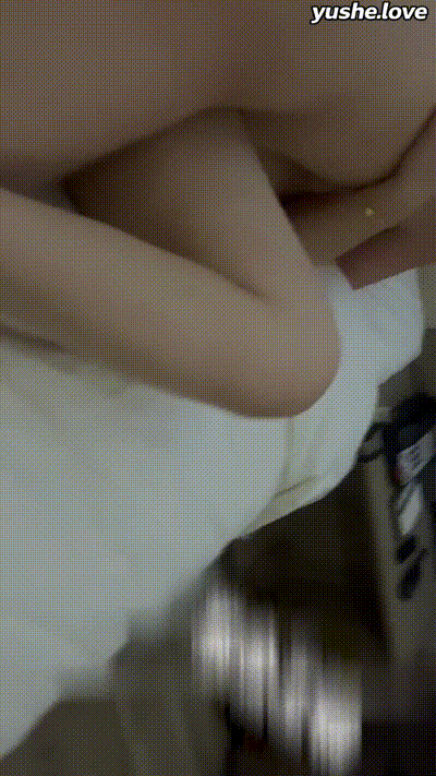 绿帽老公找两单男轮流抽插淫妻骚逼后内射 动图预览 - 私房ACG - sifacg.com