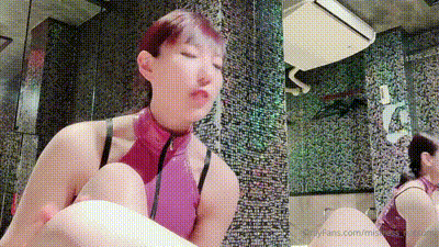 H杯的女学生骚货肆无忌惮地展示着自己的骚穴(okirakuhuhu) 动图预览 - 私房ACG - sifacg.com