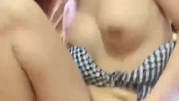 甜美美女主播 巨乳身材白虎美穴主动上位骑乘式扭动美臀榨精配上色气满满的销魂眼神 让人把持不住 - 私房ACG - sifacg.com