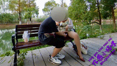 【公共场所】和大学生露出人前散步。-xgxmm95 动图预览 - 私房ACG - sifacg.com