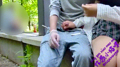 公共场所当着陌生人的便做爱。-xgxmm95 动图预览 - 私房ACG - sifacg.com