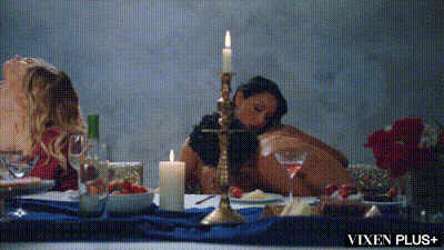 VIXEN 令人惊叹的黑发 Tori Black 在 The Greatest Orgy Ever Filmmed-kira noir 动图预览 - 私房ACG - sifacg.com