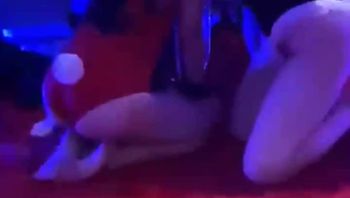 网曝杭州地铁爬行女子原来是高颜值女神sm性奴 喝尿大嘴巴吞精. - 私房ACG - sifangacg.com