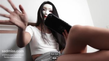 美女亚洲女玩家本来只是想玩《Fortnite》……但继兄却有别的打算-sad miss - 私房ACG - sifacg.com